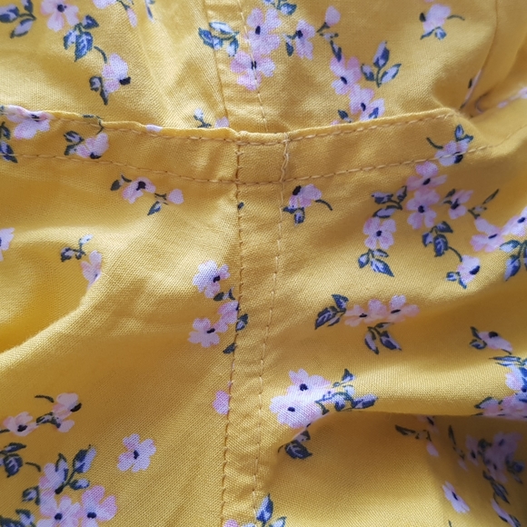 GAP Women's Yellow Floral Button Down Shirt Size M - Picture 14 of 16